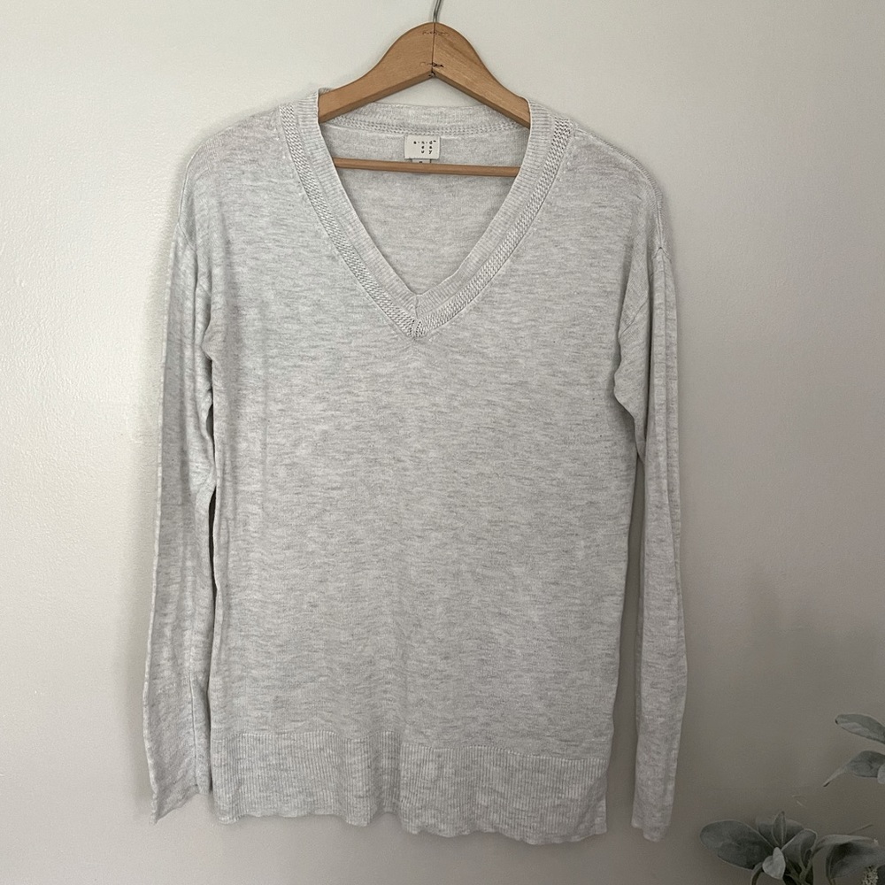 V-Neck Long Sleeve | Gray | Size Small